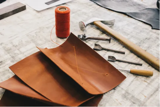 How to Find Reliable Crazy Horse Case Manufacturers in China