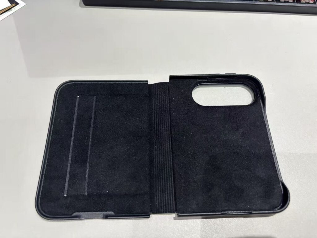 iphone ultra case inside