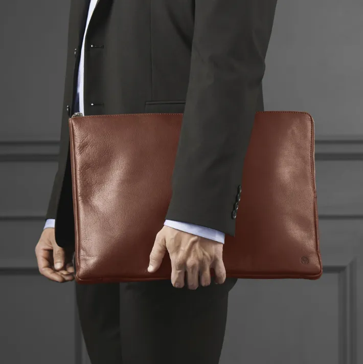 Leather laptop sleeve for everyday use